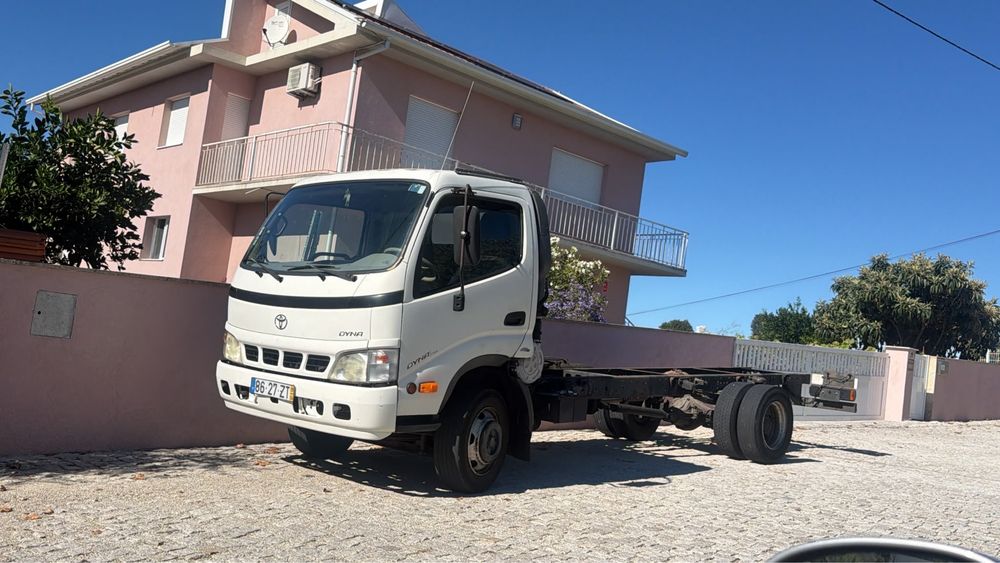Toyota Dyna L  4.6cc pesada vendida em chassi