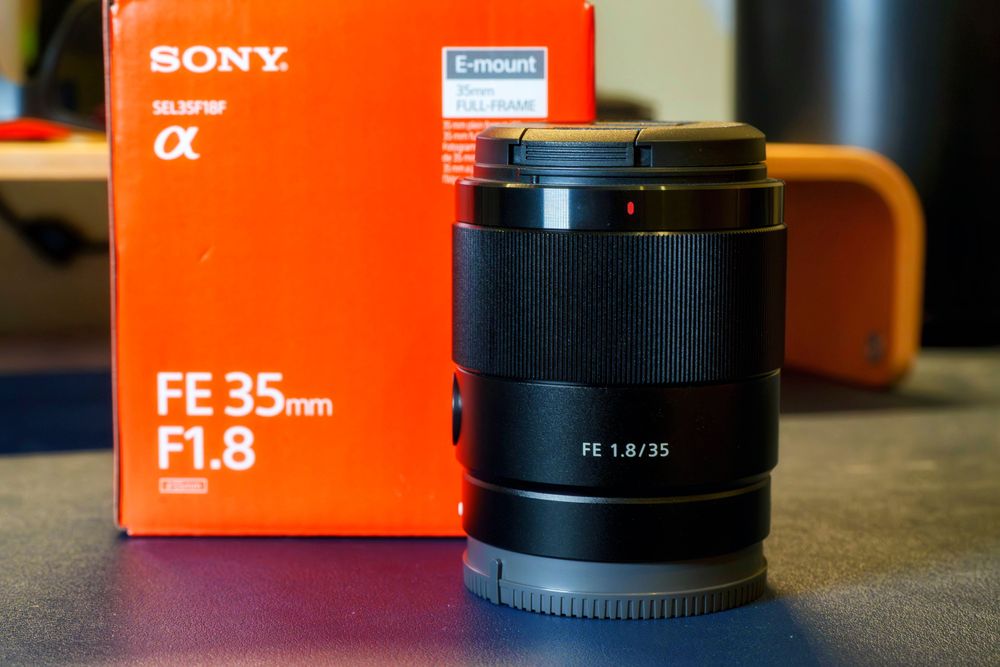 Sony 35mm f/1.8 – Como Nova (com caixa)
