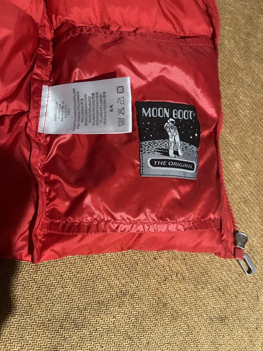 Детский пуховый жилет Moon Boot