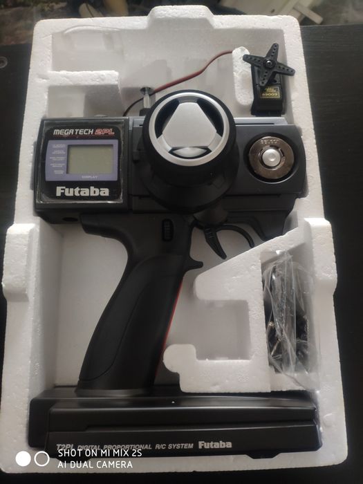 Emissor carro tele comandado Futaba mega tech 2PL rádio controle rc