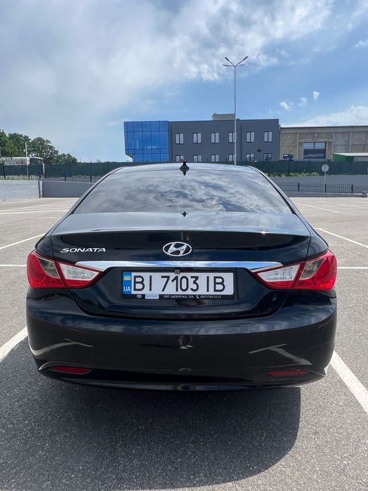 Hyundai sonata 2011