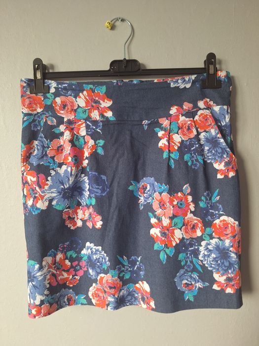 Spódnica w kwiaty L