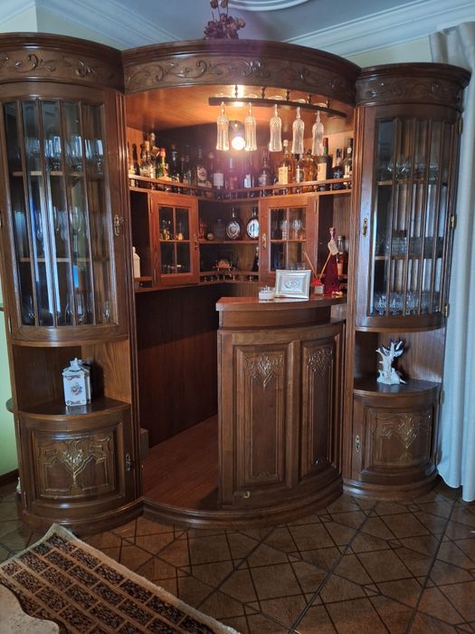 Um  bar  ,em  muito   bom  estado