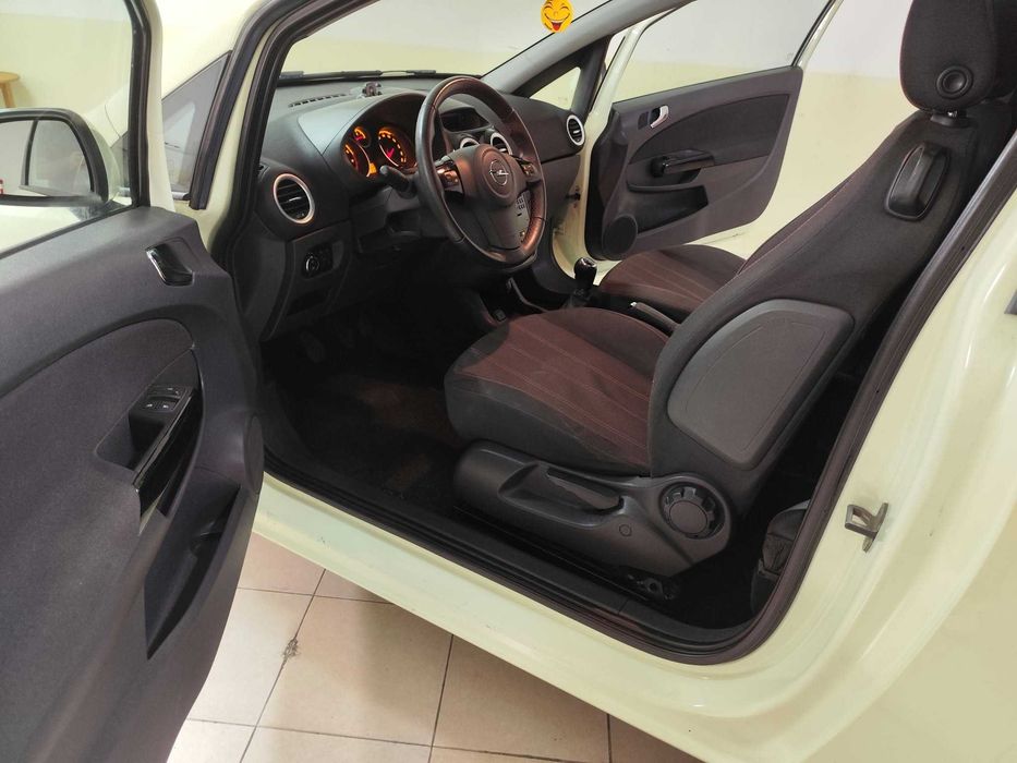 Opel Corsa 1.2 Street Edition
