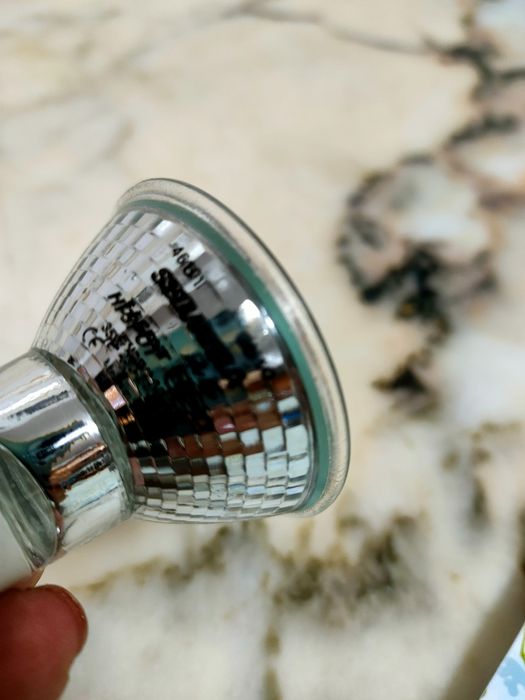 Lâmpada usada refletor em bom estado