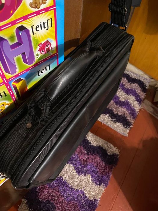 Сумка для ноутбука плотна