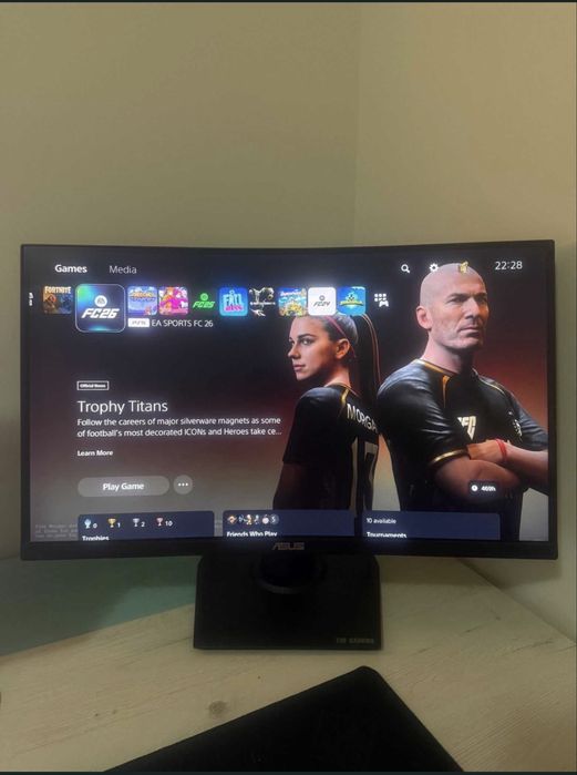 PS5 Digital 825 gb (2comandos + carregador)