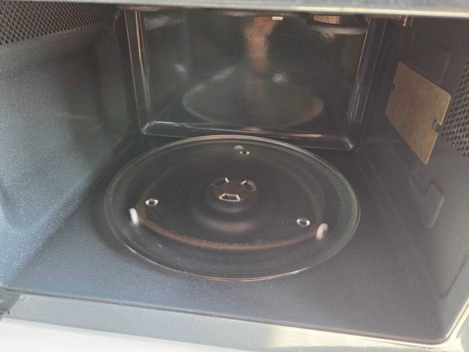 Продам мікрохвильову піч Samsung GE733K