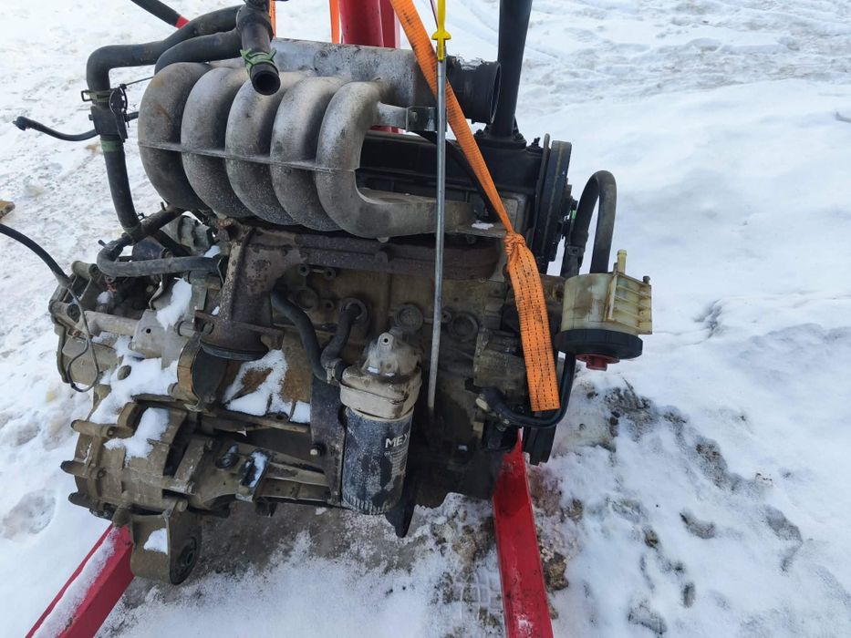 Silnik 2.4 w całości