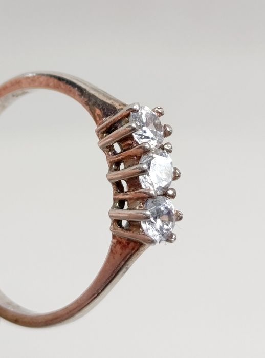 Pierścionek trzy cyrkonie rozmiar 17 srebro 925