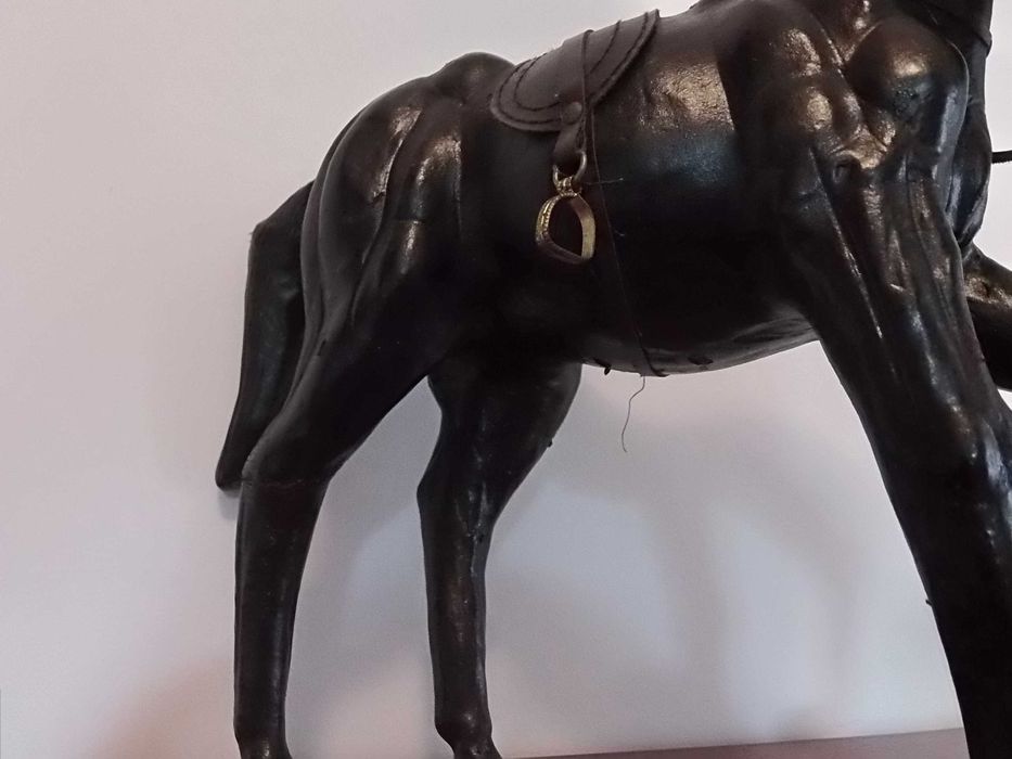 Cavalo couro Vintage