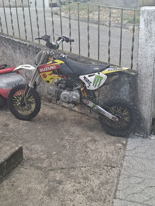 Pit  bike  190cc ler descrição Negociável !