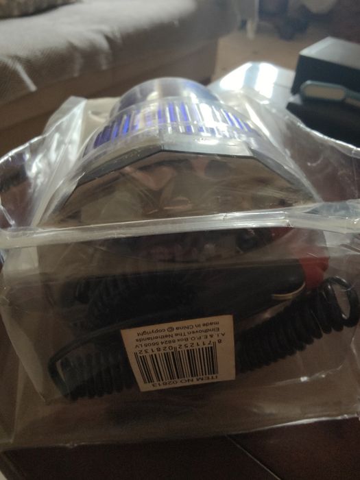 Rotativo azul magnetizado com ligação a isqueiro