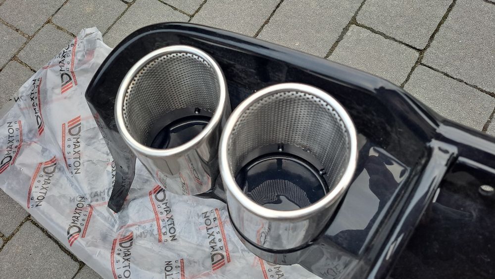 Dokładka tylna Maxton Design do Seata Leona FR MK4 ST