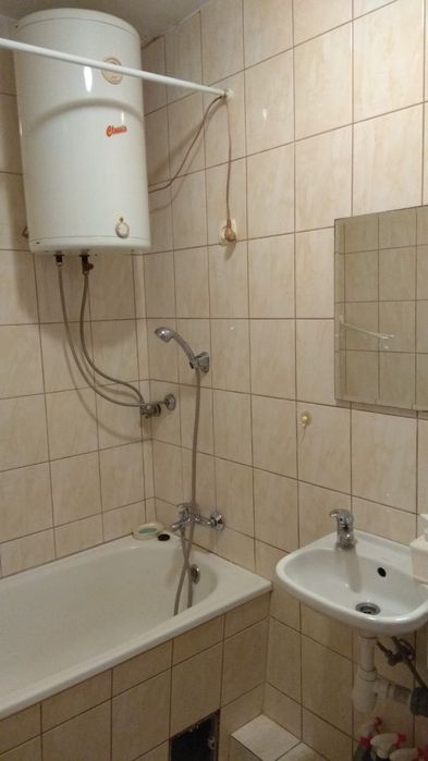 Mieszkanie 3 pokoje do remontu.