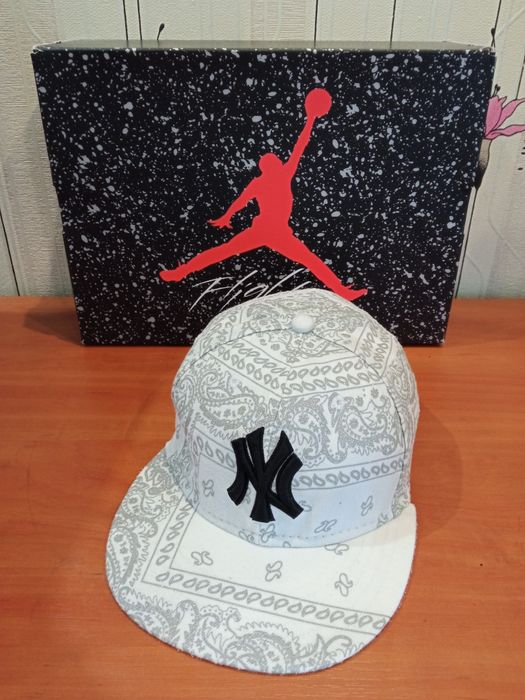 Продам бейсболку  bandan print New York Yankees New  Cap Paisley