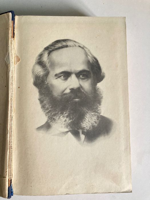 Книги «Капитал» в трех томах