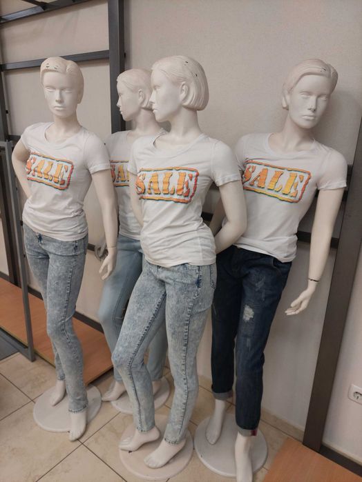 Маникен жіночий для одягу