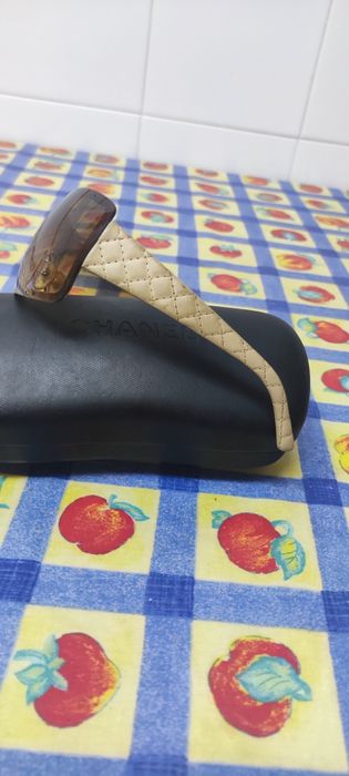 Óculos de sol da marca CHANEL