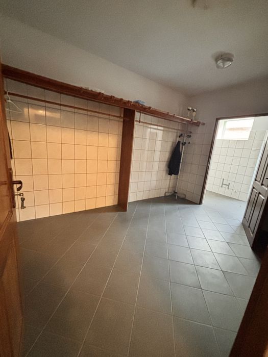 Hala magazynowa z zapleczem biurowo- socjalnym