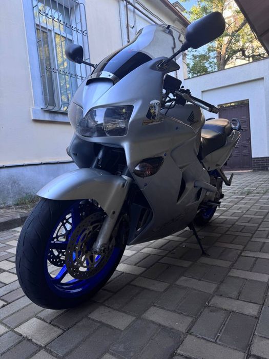 Honda VFR800 RC46 1998