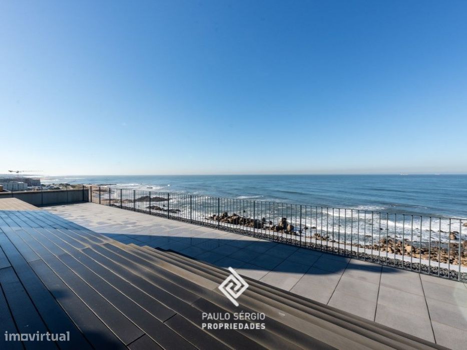 Penthouse de luxo T5 Dúplex, localizada na primeira linha de mar na...