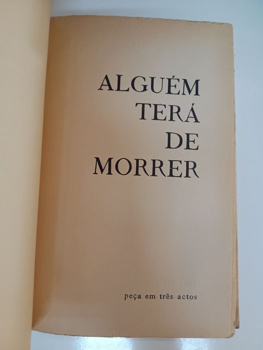 Teatro, de Luiz Francisco Rebello