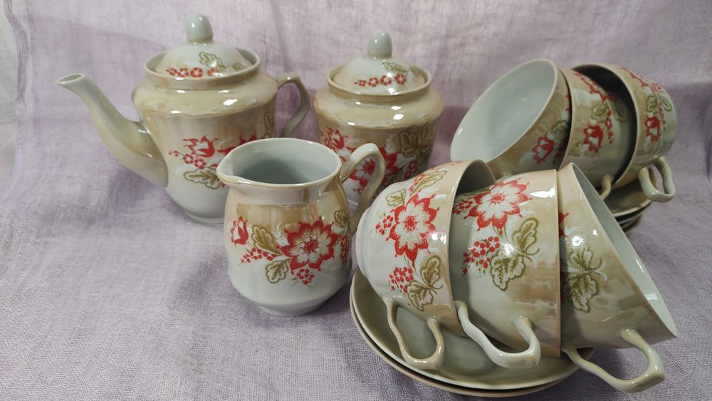 Сервиз чайный , кофейный