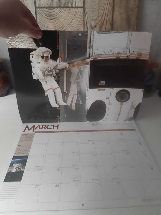 Календар NASA за 2011 рік.