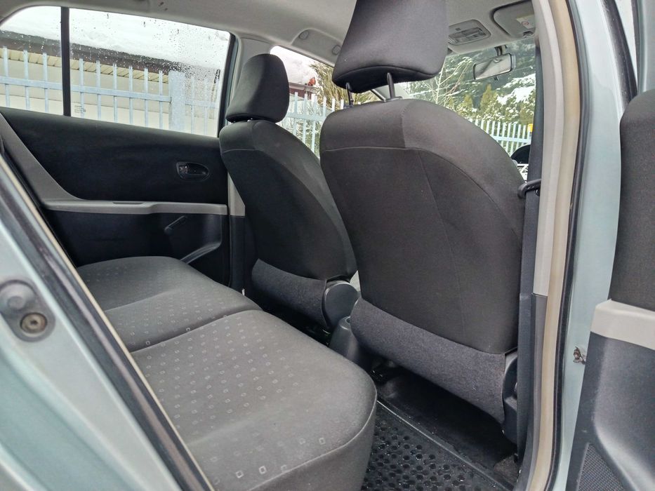 Toyota YARIS 1,0 , 5 -Drzwi , SALON POLSKA , MAŁY PRZEBIEG , Klima