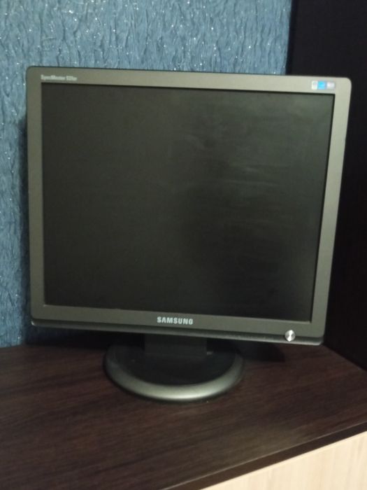 Монітор 19" Samsung 931BF Чорний