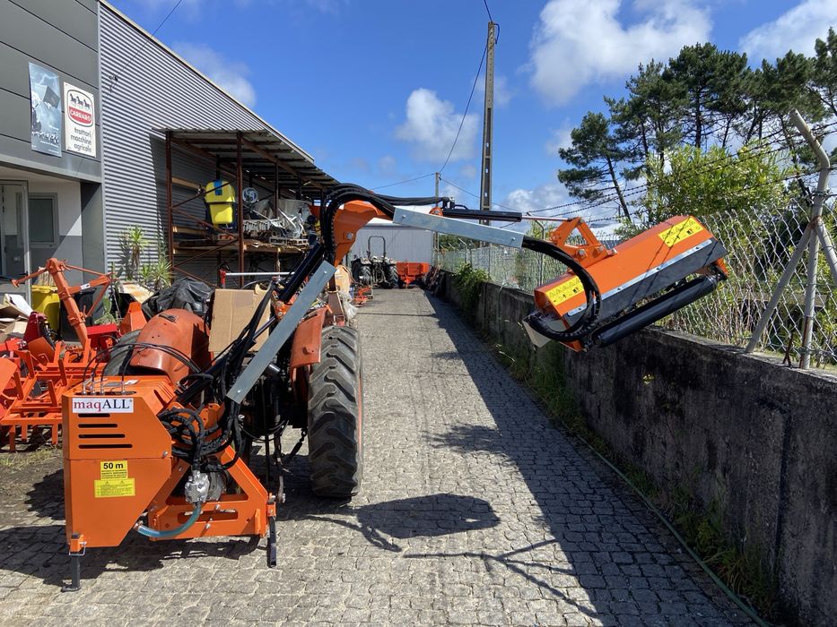 Limpa bermas valados de braço hidraulico