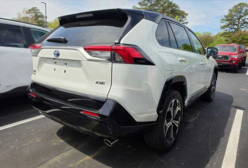 Toyota RAV4 Prime XSE      2022