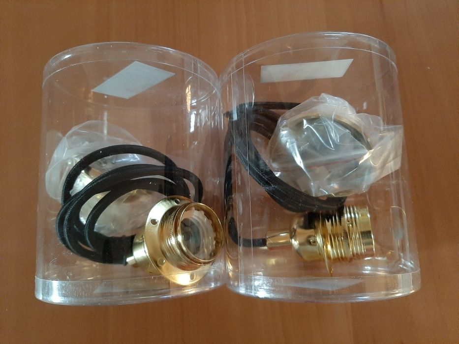 Candeeiro de tecto dourado