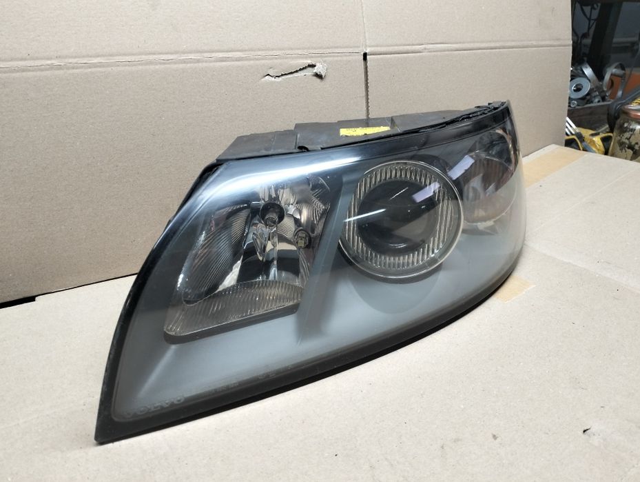 Volvo V50 s40 lampa przód  lewa jasna  zwykła