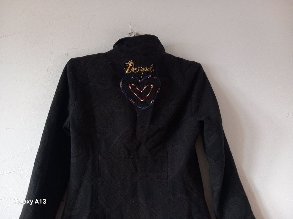 Desigual plaszcz damski z haftem s