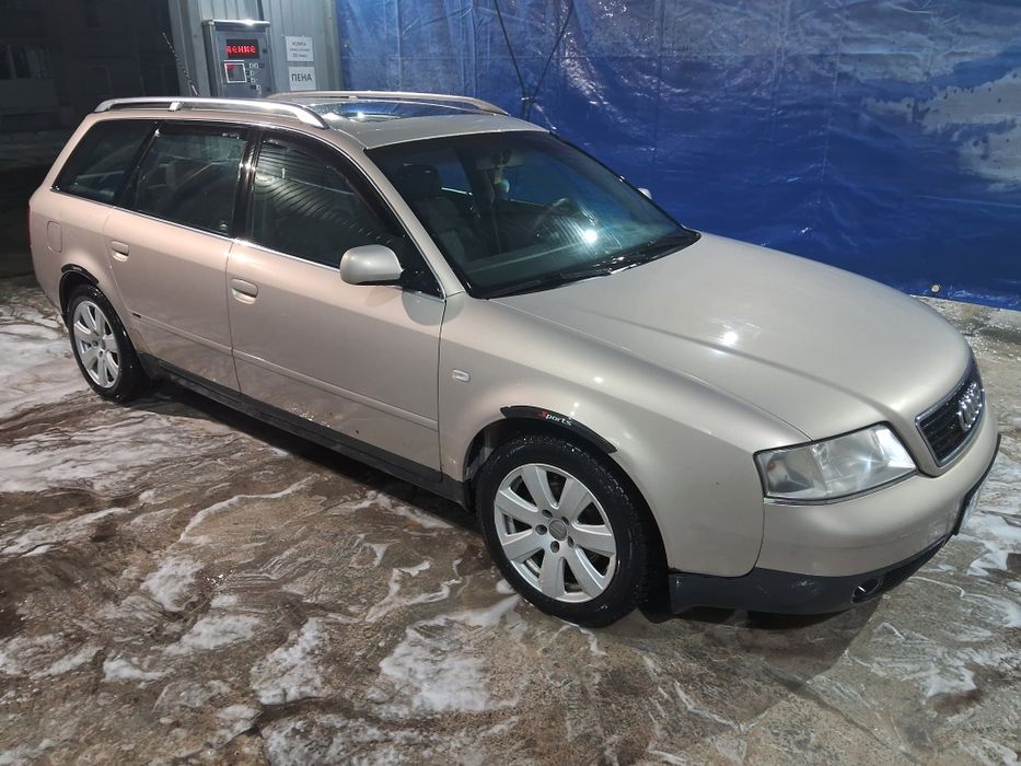 Автомобіль AUDI A6