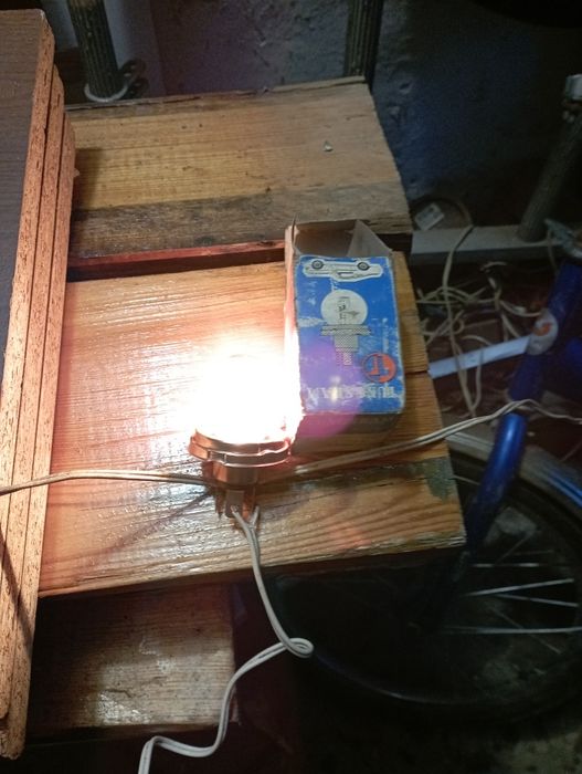 Продам лампочку в фару  TUNGSRAM 24v