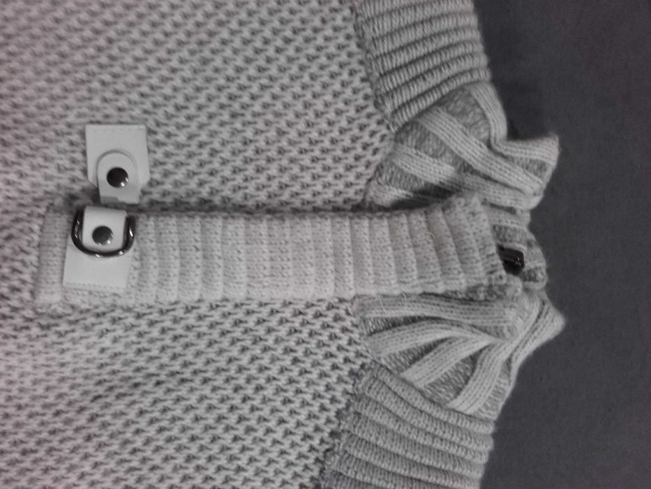 Sweter modny. Stan bardzo dobry.