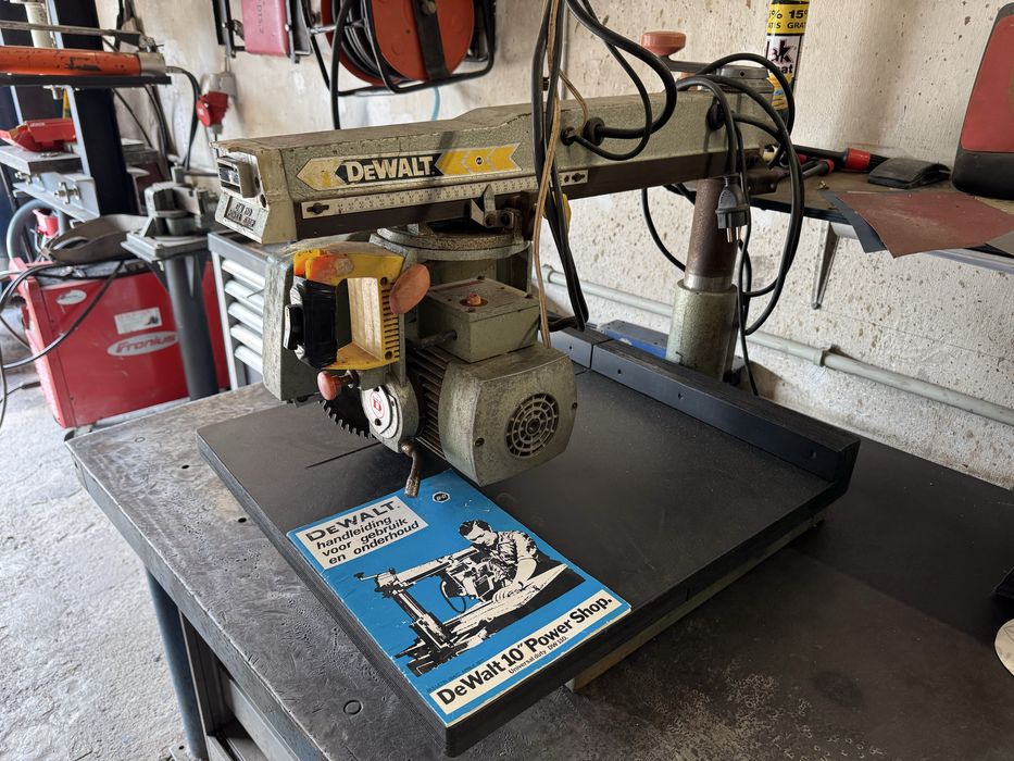Piła radialna DeWalt DW 110