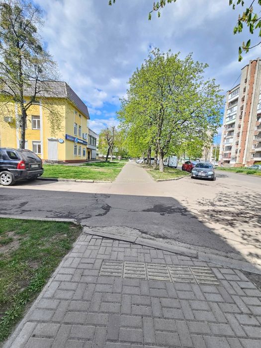 Оренда приміщення по вул.Стуса, вихід на центральну вулицю