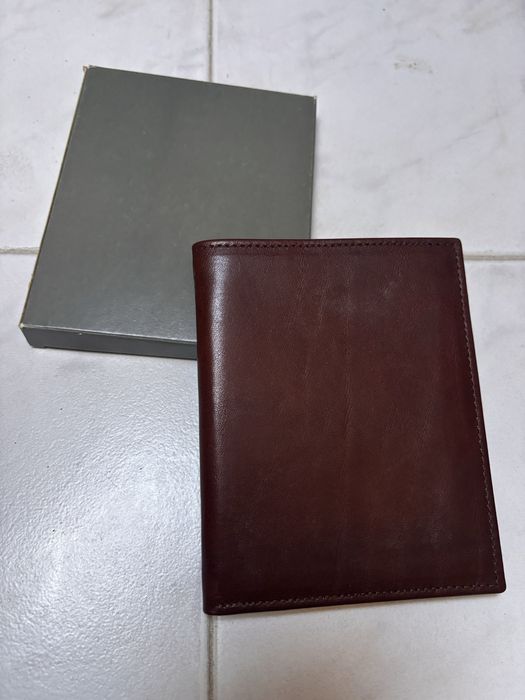 Carteira pele genuina. Nunca usada.