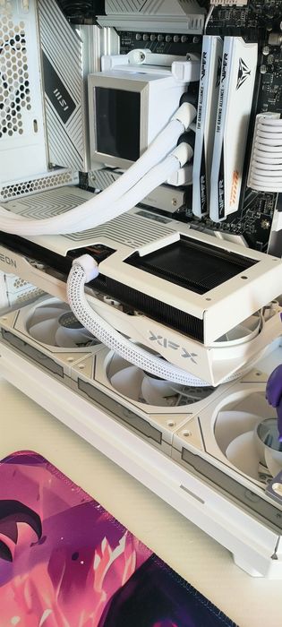 XFX Swift Pro Gaming OC 9060 XT 16gb