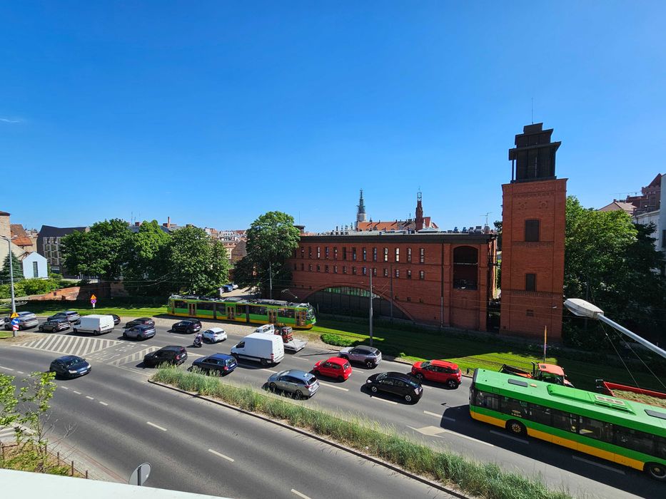 Po remoncie generalnym, ścisłe Centrum Poznania, garaż