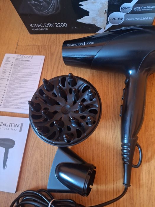 Remington IONIC DRY Suszarka do włosów 2200W