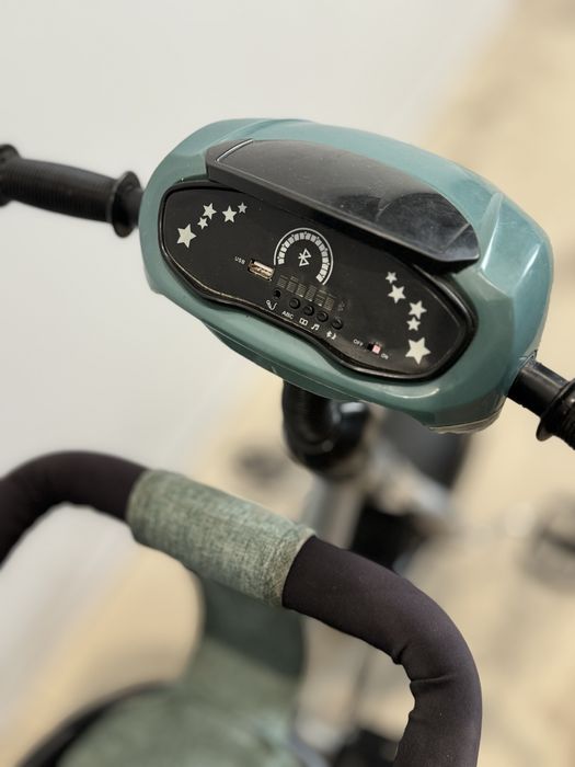 Дитячий триколісний велосипед