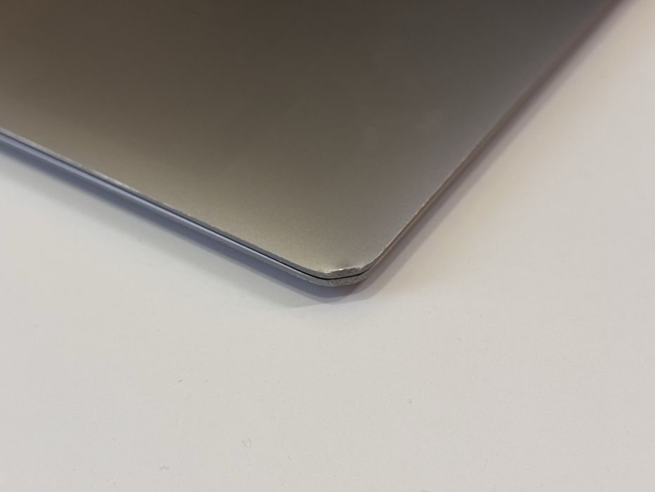 Apple MacBook 12" 2017 (Intel M3, 8/256 гб)