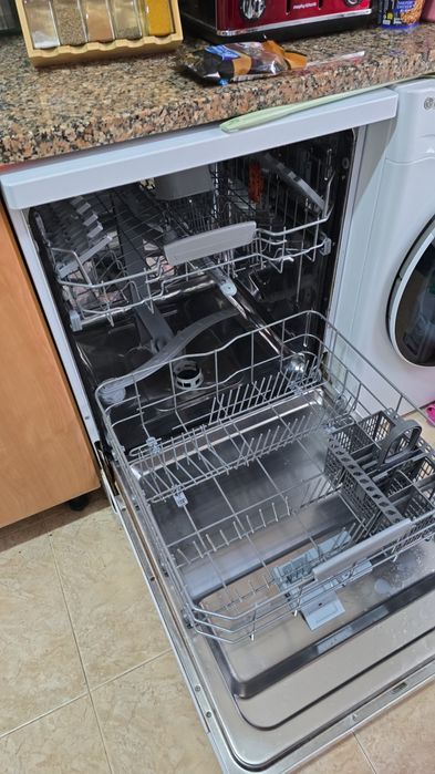 Máquina de lavar loiça Ariston Hotpoint