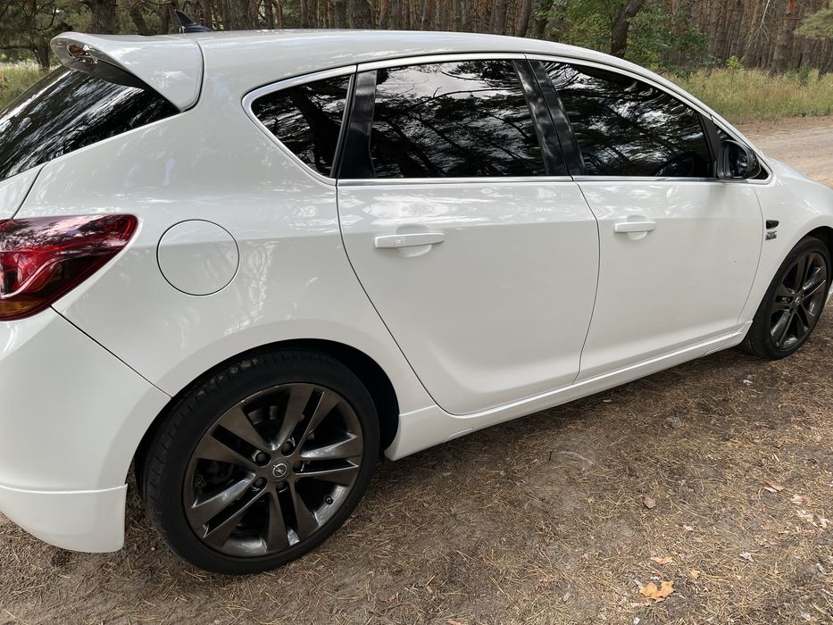 Opel astra j 2011