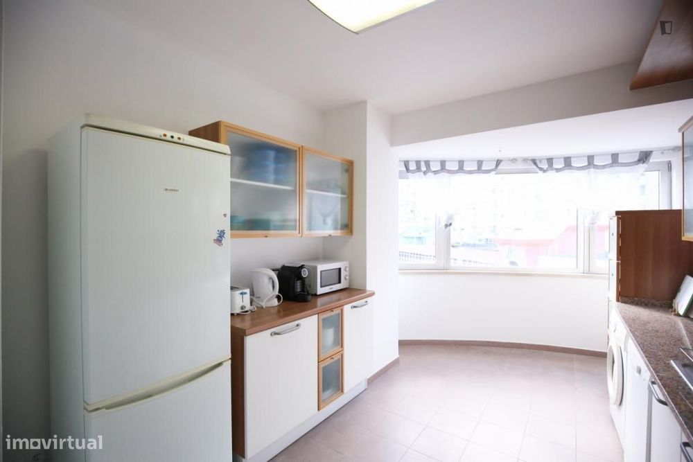Quarto - localizado em Olaias Lisbon
